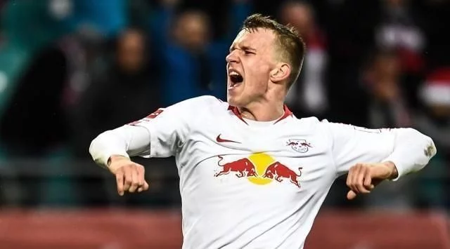 凭借犀利的 凭借犀利的